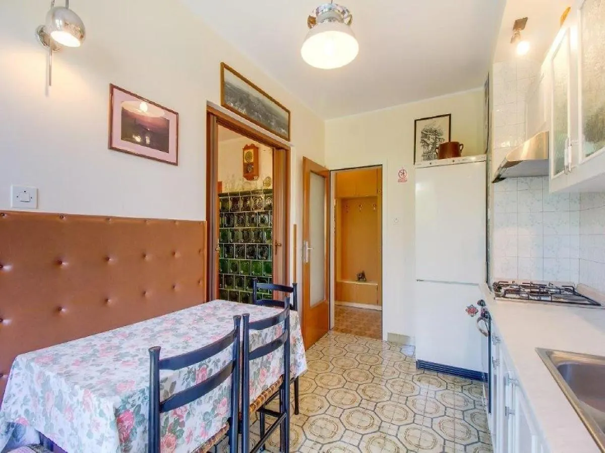 מאלי לוסיניי Apartment Blamax